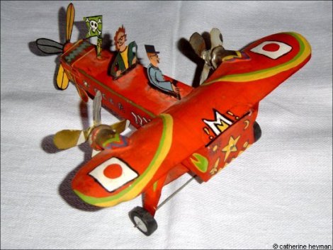 jouets, jouet en tôle de bidon d'huile: Avion rouge